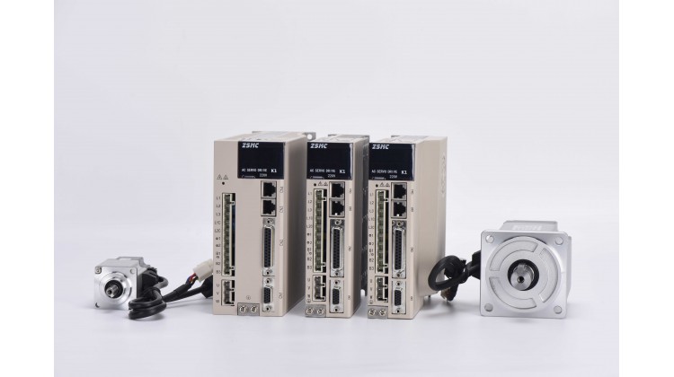 1 KW SERVO MOTOR WITH BRAKE AND DRIVE